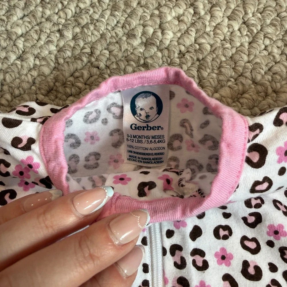 Gerber Baby‎ Girls Pink Leopard Floral Footed Pajamas Sleep Play Size 0-3 Months